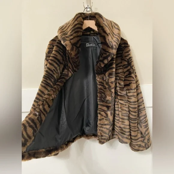 Dale Dressin Brown Zebra Print Faux Fur Cozy Comfy Coat Size Large - Picture 7 of 13